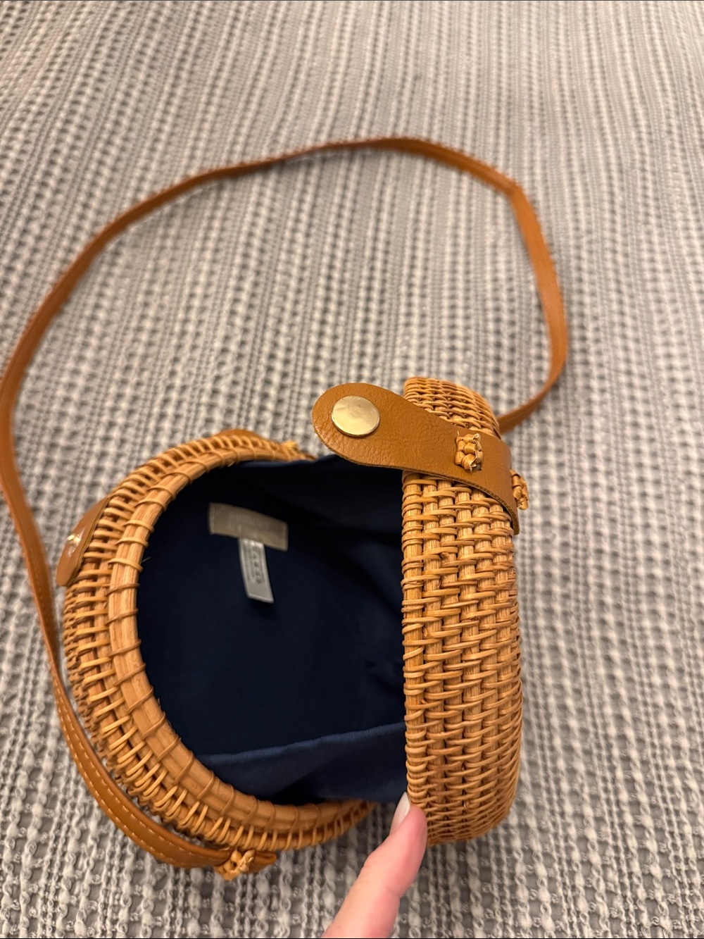 summer & rose Woven Round Crossbody Bag - Cognac